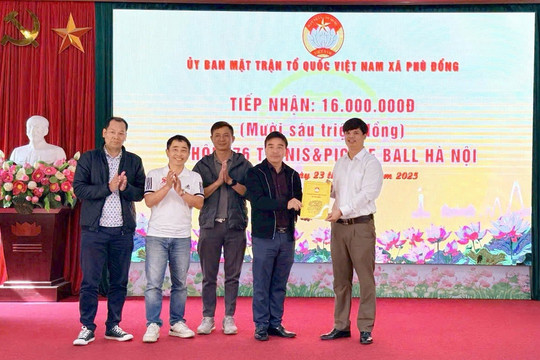 Xã Phù Đổng: Chia sẻ khó khăn với đồng bào bị ảnh hưởng mưa, lũ