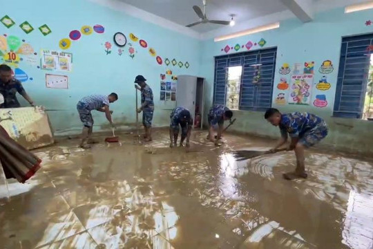 Lực lượng Hải quân tập trung hỗ trợ nhân dân Khánh Hòa, Đắk Lắk khắc phục hậu quả mưa lũ