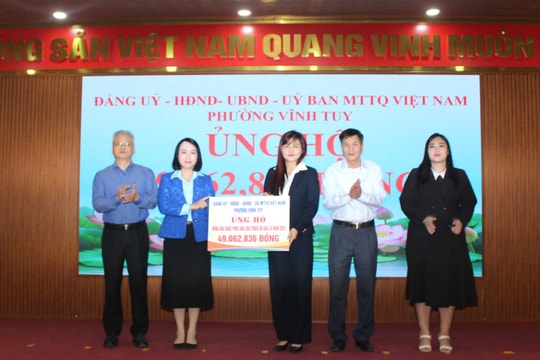 Phường Vĩnh Tuy ủng hộ đồng bào miền Trung, Tây Nguyên 1,34 tỷ đồng khắc phục hậu quả mưa lũ