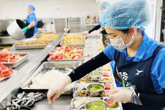 Hà Nội siết quản lý bữa ăn bán trú, xử lý nghiêm vi phạm an toàn thực phẩm