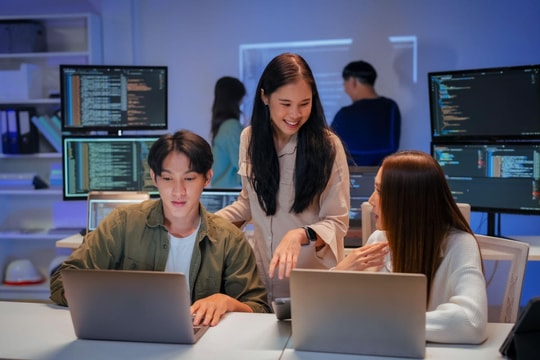 Thị trường tuyển dụng Việt Nam: Nhu cầu nhân sự am hiểu AI tăng mạnh