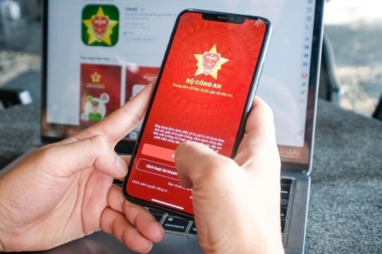 Hà Nội triển khai chiến dịch hỗ trợ người dân tạo chữ ký số trên VNeID