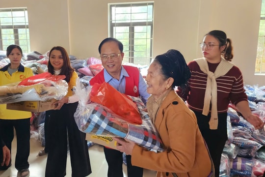 Hội Chữ thập đỏ thành phố Hà Nội Nghĩa tình Hà Nội gửi miền Trung và Tây Nguyên