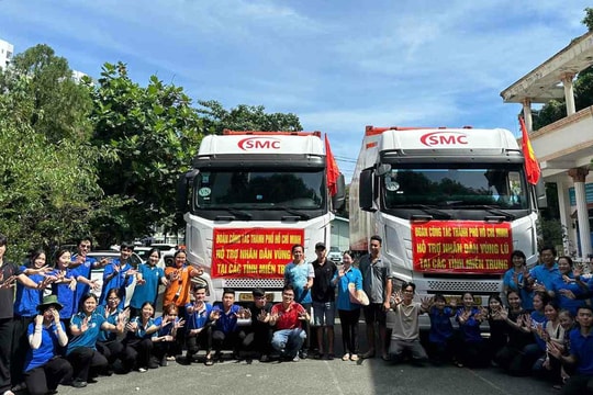Công đoàn TP Hồ Chí Minh: Huy động 420 tấn hàng hóa hỗ trợ khẩn cấp đồng bào vùng lũ