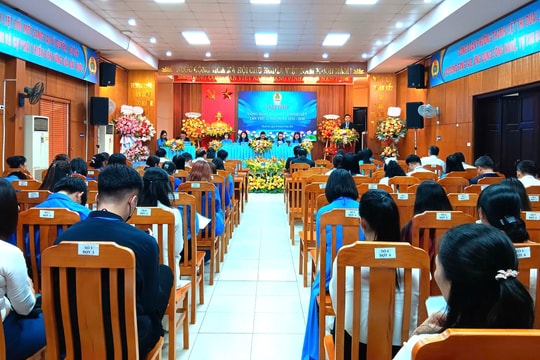 Thu hút, tập hợp đông đảo người lao động gia nhập Công đoàn