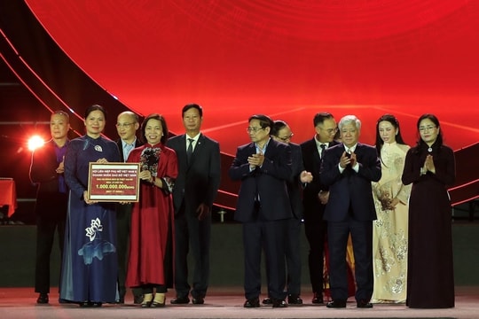 Tuần Đại đoàn kết các dân tộc - Di sản văn hóa Việt Nam năm 2025: Đoàn kết một lòng - Hướng về miền Trung