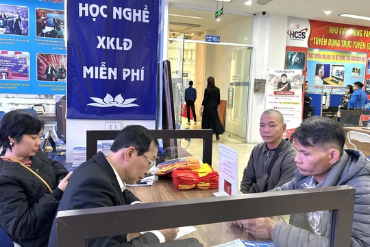 Hà Nội: Trao cơ hội việc làm cho người khuyết tật