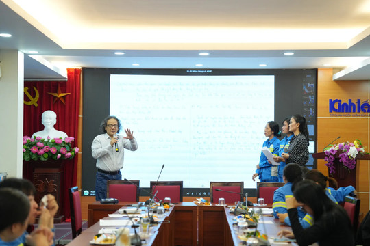Tập huấn kỹ năng thu thập thông tin và góp ý phiếu khảo sát cho Nhóm Nòng cốt