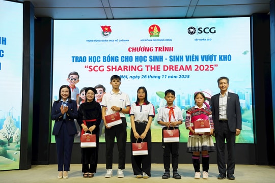 150 học sinh, sinh viên nhận học bổng “Thế hệ xanh - vững bước tương lai”