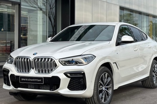 BMW tung ưu đãi đến 480 triệu đồng cho khách mua X4 và X6