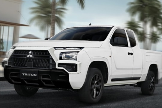 Mitsubishi Triton Mega Cab STREET ra mắt ĐNA với trang bị an toàn mới