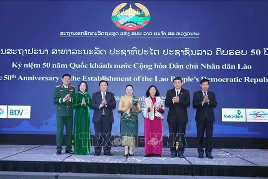 Lãnh đạo Đảng, Nhà nước dự chiêu đãi Kỷ niệm lần thứ 50 Quốc khánh nước CHDCND Lào