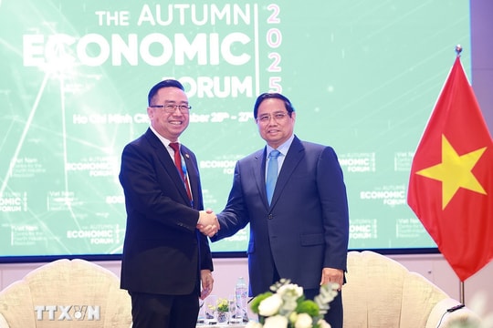 Thủ tướng Phạm Minh Chính tiếp khách quốc tế tham dự Diễn đàn Kinh tế mùa Thu