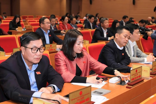 Hà Nội ban hành chính sách cho cán bộ ngoài chỉ tiêu biên chế nghỉ việc