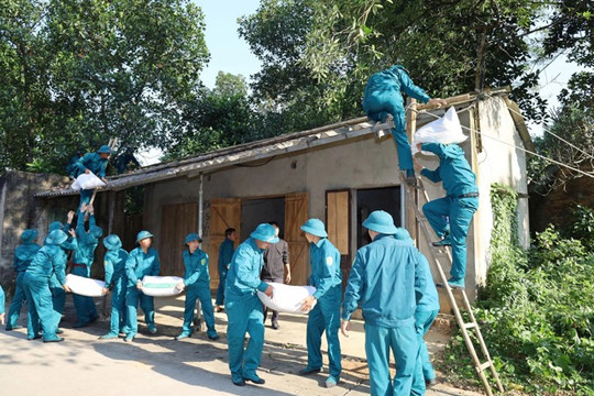 Phường Tùng Thiện thực hành xử lý một số tình huống trong công tác phòng, chống thiên tai