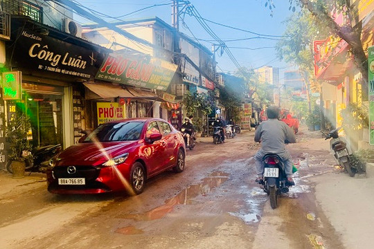 Đường Thanh Bình xuống cấp nghiêm trọng, gây mất an toàn giao thông kéo dài