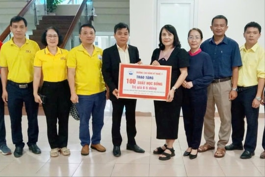TP Hồ Chí Minh: Một trường nghề trao 6 tỷ đồng học bổng cho học sinh vùng bão lũ