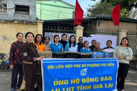 Hà Nội Phụ nữ phường Phú Diễn chung tay hướng về đồng bào miền Trung