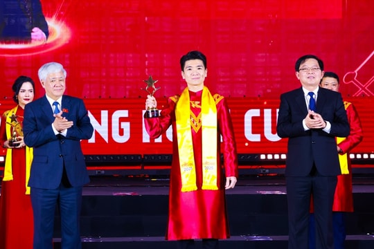 Top 10 Giải thưởng Sao Đỏ 2025: Doanh nhân Đỗ Quang Vinh "tỏa sáng"