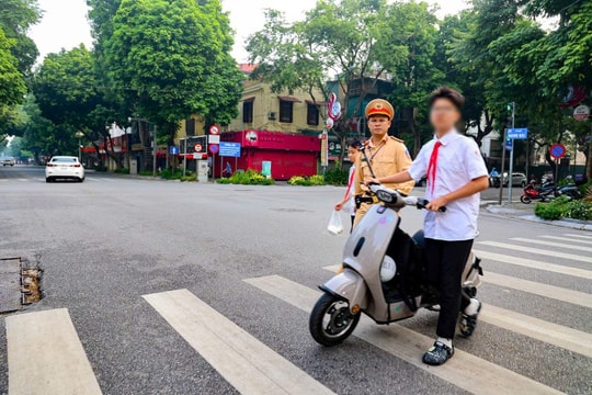 Hà Nội: Xử lý hơn 3.100 học sinh vi phạm giao thông trong cao điểm tháng 11/2025
