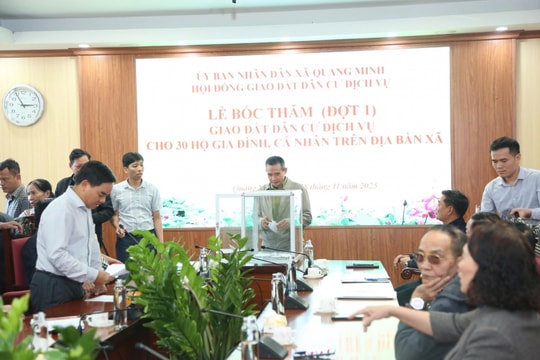 Xã Quang Minh tổ chức bốc thăm đất dịch vụ