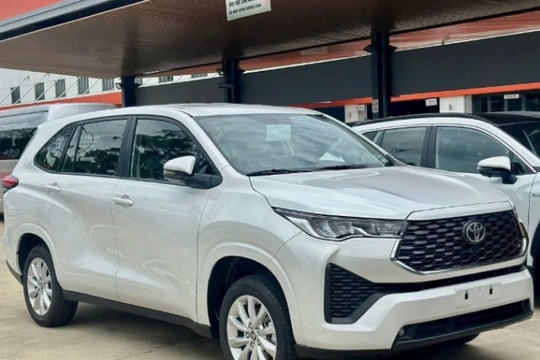 Toyota Innova Cross bản giá rẻ về Việt Nam, giá đồn đoán 755 triệu