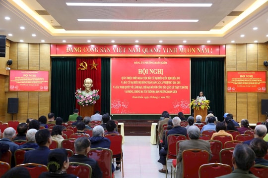 Phường Hoàn Kiếm đẩy mạnh tuyên truyền về cuộc bầu cử