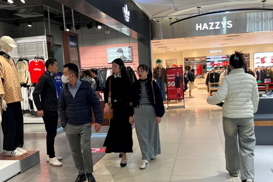 [Podcast] Tin tức ngày 28-11: Black Friday giảm giá sâu rộng nhưng sức mua vẫn trầm lắng