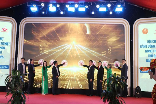 Khai mạc Hội chợ hàng công nghiệp nông thôn Thủ đô tại xã Trung Giã: Thúc đẩy liên kết sản xuất – tiêu thụ bền vững