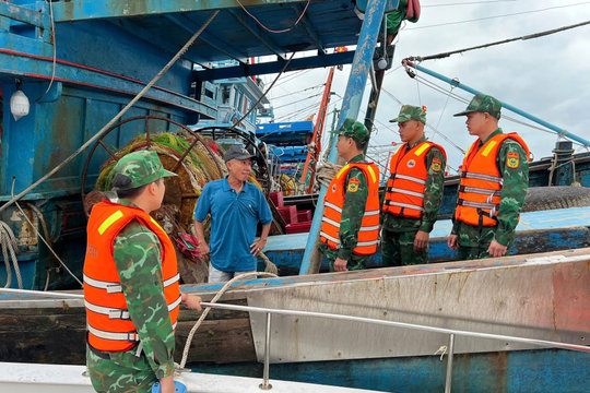 Khánh Hòa khẩn trương ứng phó bão số 15
