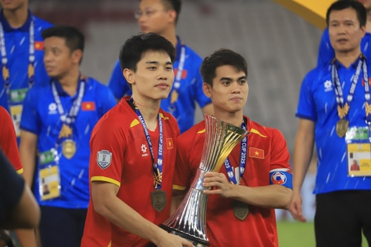 Khuất Văn Khang làm đội trưởng đội tuyển U22 Việt Nam tại SEA Games 33
