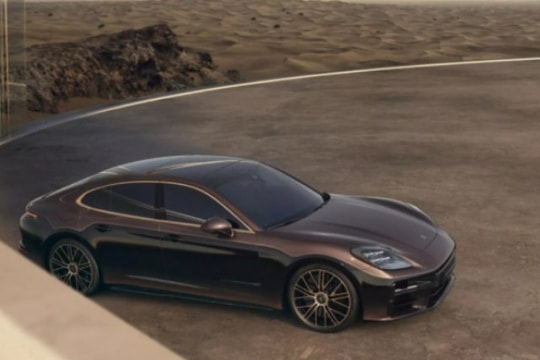 Chiêm ngưỡng Porsche Panamera Turbo độc bản phủ hạt vàng gây choáng ngợp