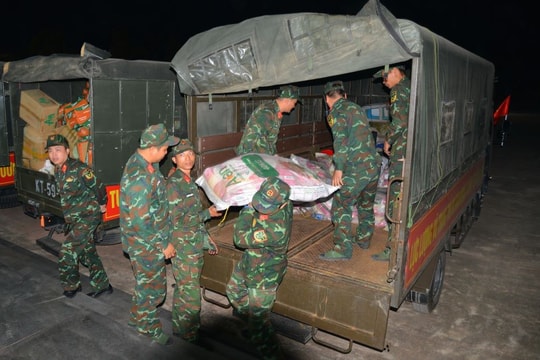 Bộ Tư lệnh Thủ đô Hà Nội trao trọn nghĩa tình của người dân Thủ đô đến với Gia Lai