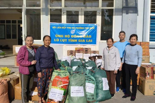 Phụ nữ phường Phú Diễn quyên góp gần 600 triệu đồng hỗ trợ đồng bào Gia Lai
