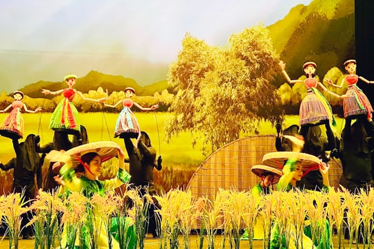 Sân khấu thử nghiệm: Tìm cách biểu đạt mới chạm đến trái tim khán giả