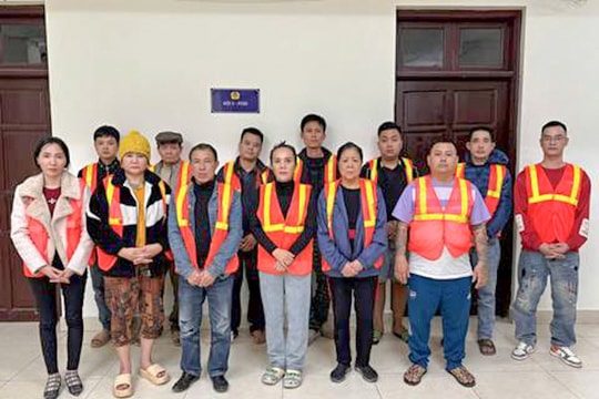 Đột kích ổ nhóm "sát phạt" bằng hình thức xóc đĩa trên sông Đuống, sông Hồng