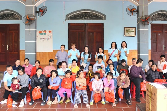 Công ty Hoàng Viên Quảng Bá quyên góp ủng hộ Mái ấm Thánh Tâm