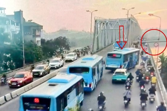 Lái xe buýt cần tuân thủ lộ trình, tránh gây ùn tắc giao thông