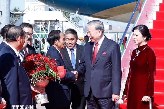Tổng Bí thư Tô Lâm và Phu nhân đến Thủ đô Viêng Chăn bắt đầu thăm cấp Nhà nước tới Lào