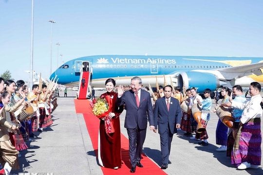 Lễ đón trọng thể Tổng Bí thư Tô Lâm và Phu nhân tại thủ đô Vientiane của Lào