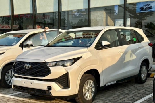 Toyota Innova Cross 2.0G chính thức ra mắt với giá 730 triệu đồng