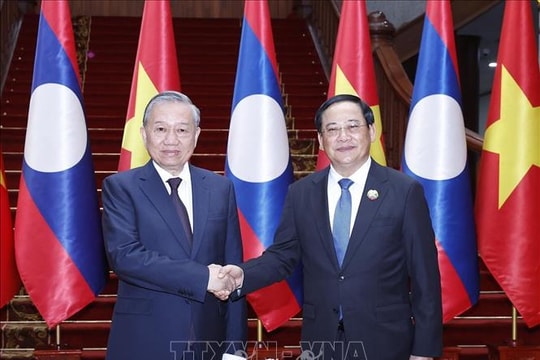 Tổng Bí thư Tô Lâm hội kiến Thủ tướng Lào Sonexay Siphandone