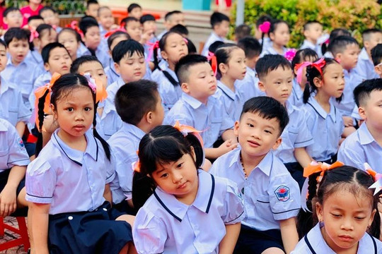 Hà Nội đặt mục tiêu duy trì mức sinh thay thế, nâng tuổi thọ của người dân lên 77 tuổi