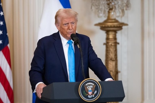 Tổng thống Trump cảnh báo tấn công các quốc gia đưa ma túy bất hợp pháp vào Mỹ