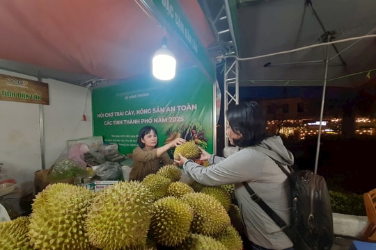 Hà Nội: 130 gian hàng tham gia hội chợ trái cây, nông sản an toàn các tỉnh, thành phố năm 2025