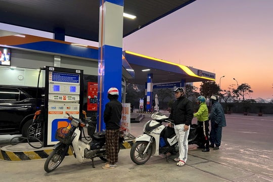 Dự báo giá xăng tăng, giá dầu giảm nhẹ trong ngày mai