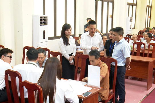Xã Phú Xuyên ích cực hỗ trợ người dân làm thủ tục đất đai