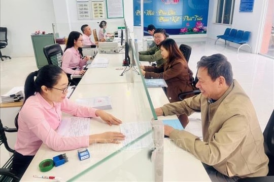 Giảm lãi suất cho vay đối với khách hàng bị ảnh hưởng sau bão số 12