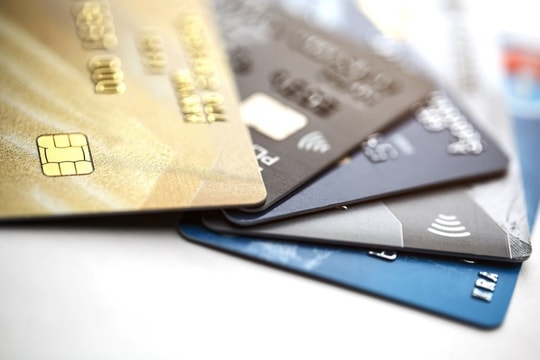 Từ tháng 1/2026, phải ra trực tiếp ngân hàng mới được phát hành thẻ ATM