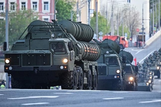 Giải mã sức mạnh hệ thống tên lửa S-400 của Nga